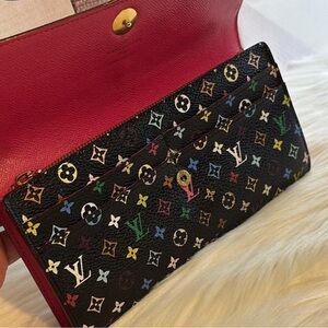 Authentic Louis Vuitton Monogram Multicolor Noir
Sarah Women's Wallet